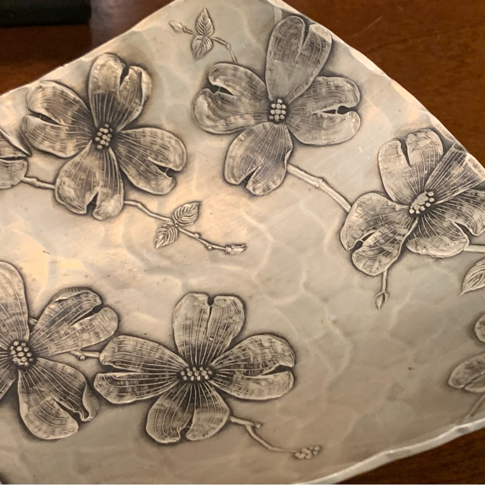 Wendell August Forge dogwood fruit bowl